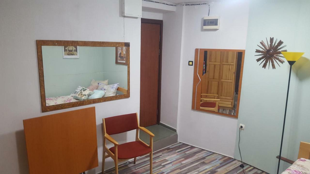 Apartamento Modern And Old Base Sofía Exterior foto